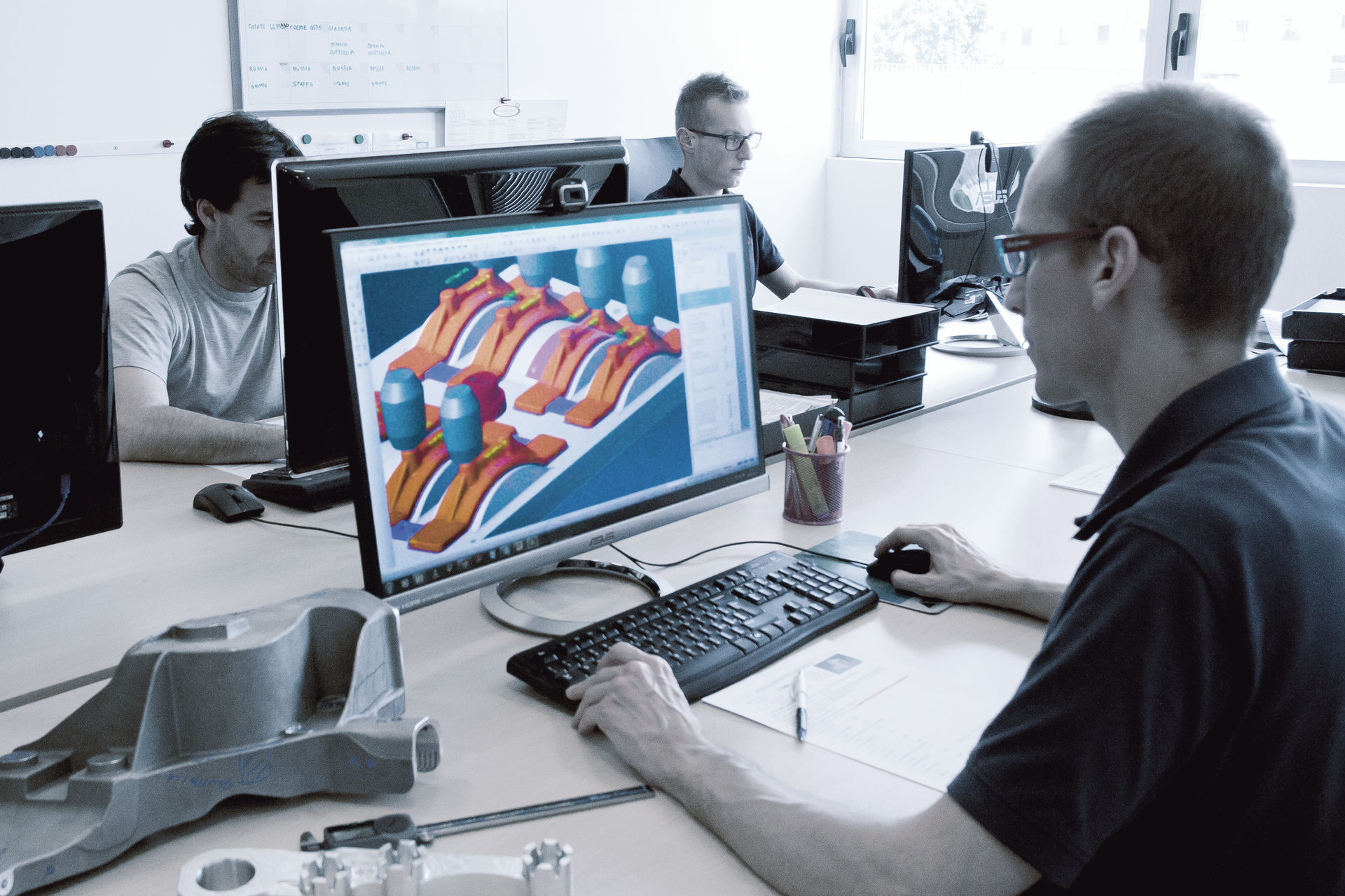 Studio tecnico Modelbel con CAD e componenti